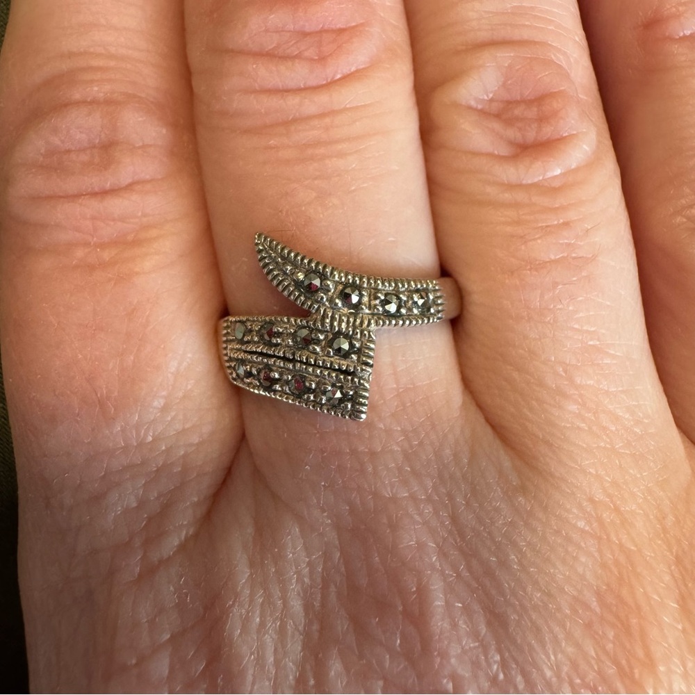 Sterling silver marcasite ring size 7.75